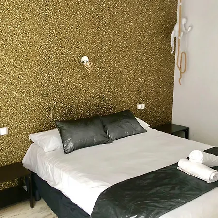 Hotel Eleven *